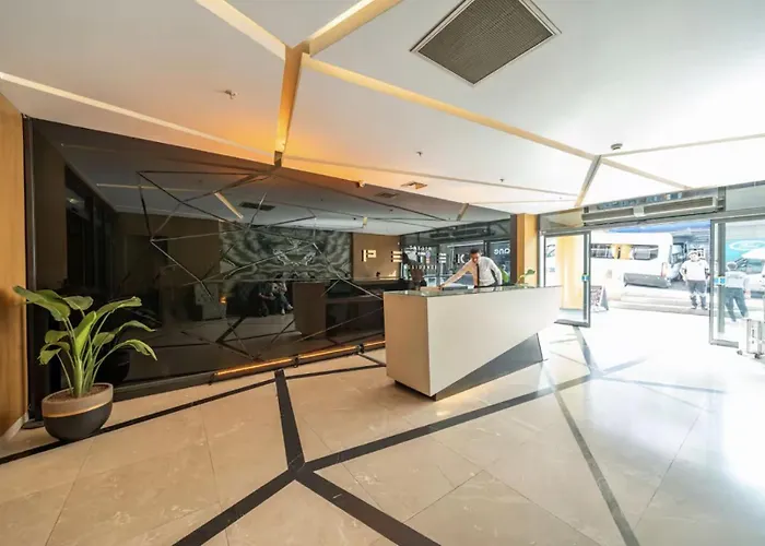 公寓 Taksim Petek *